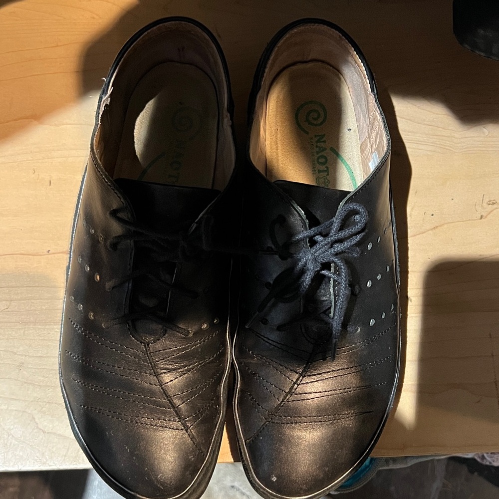 NAOT WOMENS KUMARA LACE UP SHOES - BLACK MADRA/SUEDE. Size 40